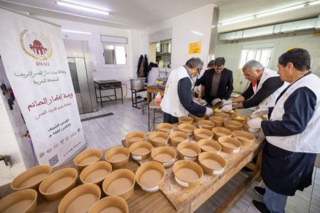 وكالة بيت مال القدس تكمل توزيع السلة الغذائية على المستفيدين